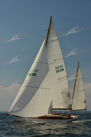 2015 IHYC Classic Yacht Regatta 411