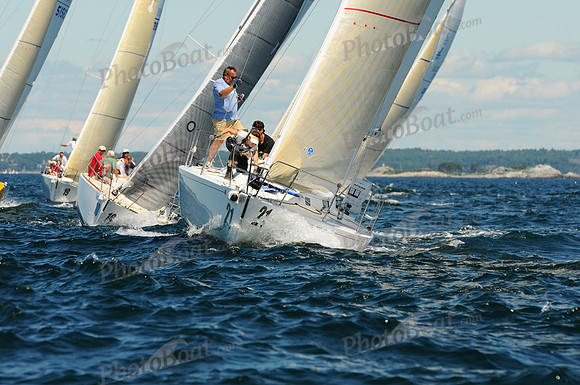 2011 J105 NAs A 296