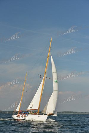 2015 IHYC Classic Yacht Regatta 402