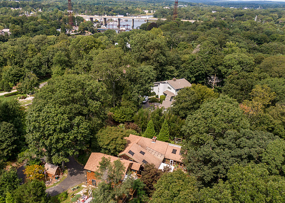 Hall_Manitou Court Sept2019_0054-byPhotoBoatCom