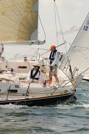 2010_Newport_Bermuda 350