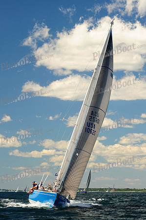 2014 Newport Bermuda A 690