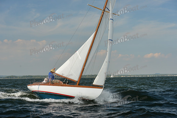 2015 IHYC Classic Yacht Regatta 570