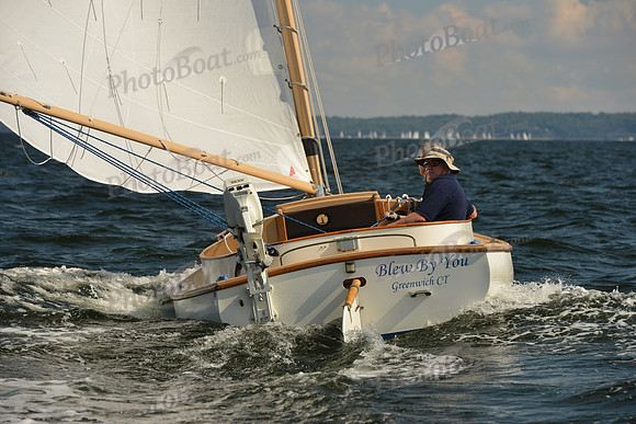 2015 IHYC Classic Yacht Regatta 810