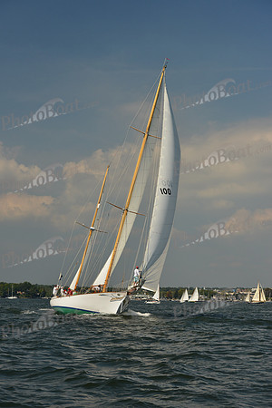 2015 IHYC Classic Yacht Regatta 124