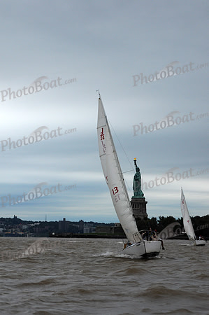 2011 NY Architects Regatta 545